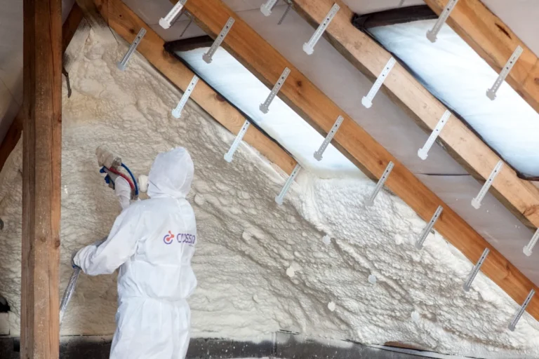 Ocieplenie poddasza pianką PUR